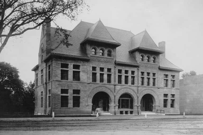 Photograph of 601-603 High Street in 1892